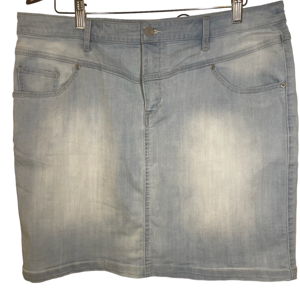 NY & Company denim skirt size 18